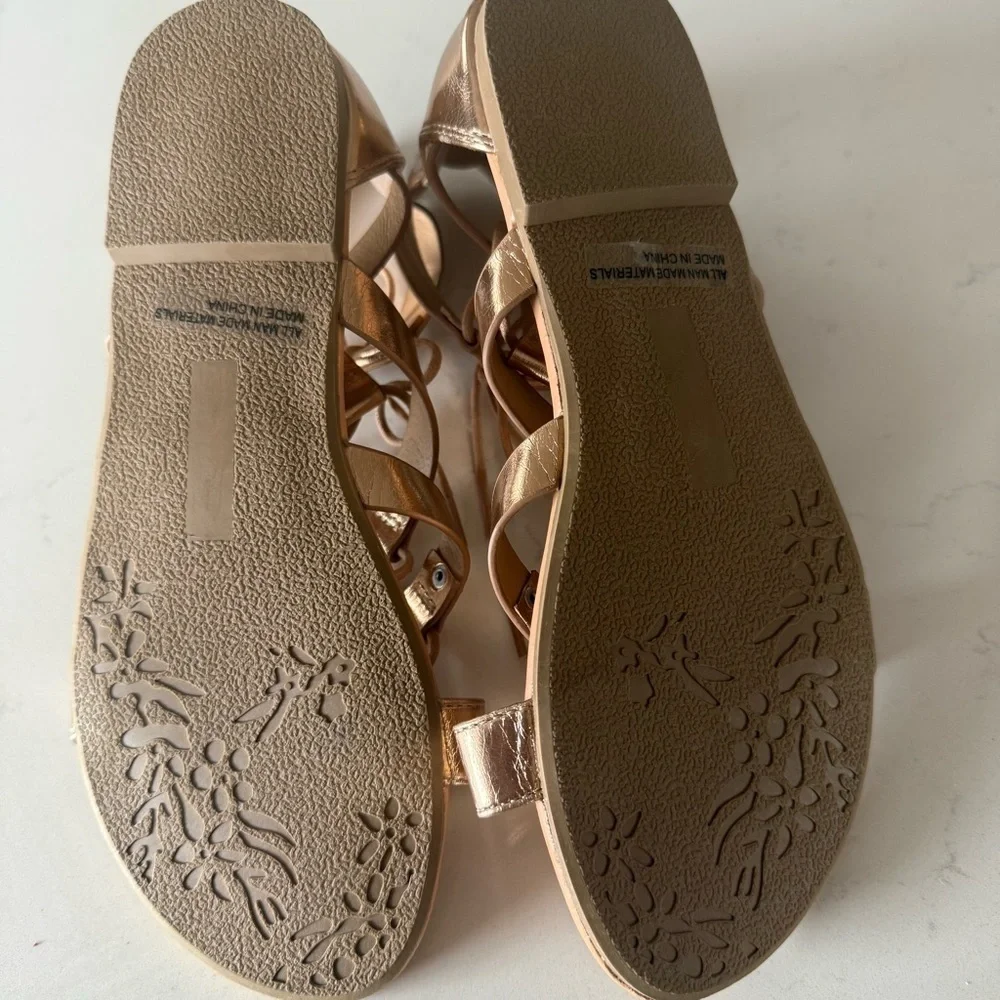 New DV By Dolce Vita Girls Curse bronze gladiator Sandals SIze: 4